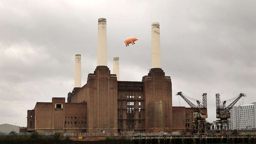 Battersea Power Station: London Pig Is Falling Down