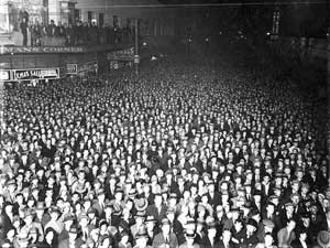 Election Night Crowd, Wellington, 1931