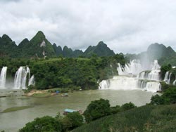 Detian Waterfall, Sino-Vietnamese border, Daxin County, Guangxi